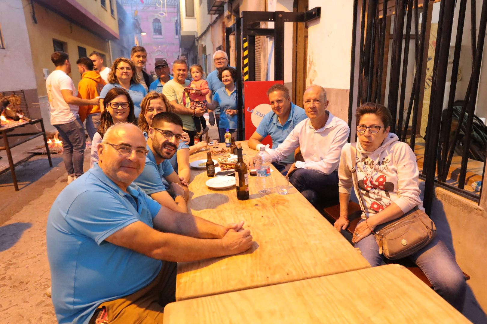 FOTOGALERÍA I Las imágenes de la Nit de la Xulla y del encuentro de elaboración de allioli de las fiestas de Vila-real