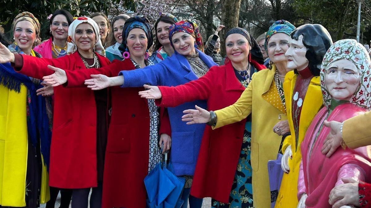 Comparsa Maruxas e Coralias