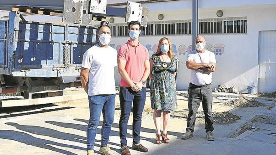 La fotovoltaica de la pista del Ferrobús suministrará luz a la biblioteca y al EJOC