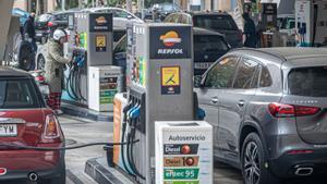 Repsol confia que una iniciativa del PSOE aturi el frau de l’IVA en gasolines