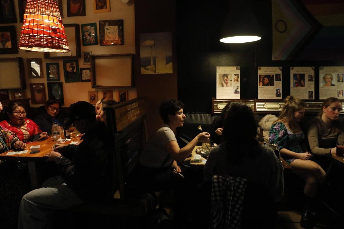 EN IMÁGENES: Las Comadres de Avilés sacan la fiesta a la calle
