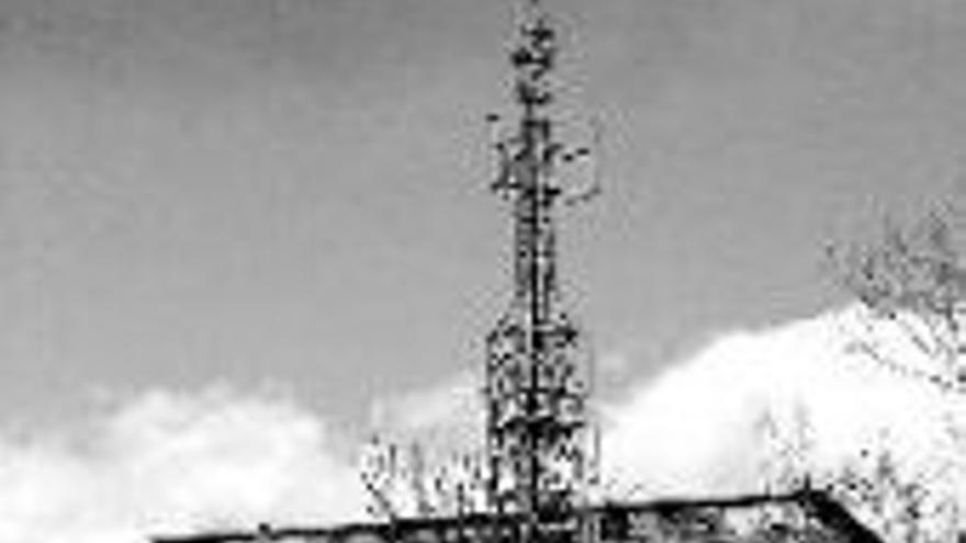El ayuntamiento paraliza el plan de retirada de antenas telefónicas