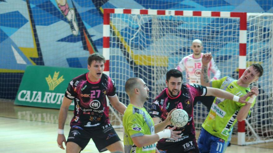 El Balonmano Zamora pierde el derbi ante el Villa de Aranda