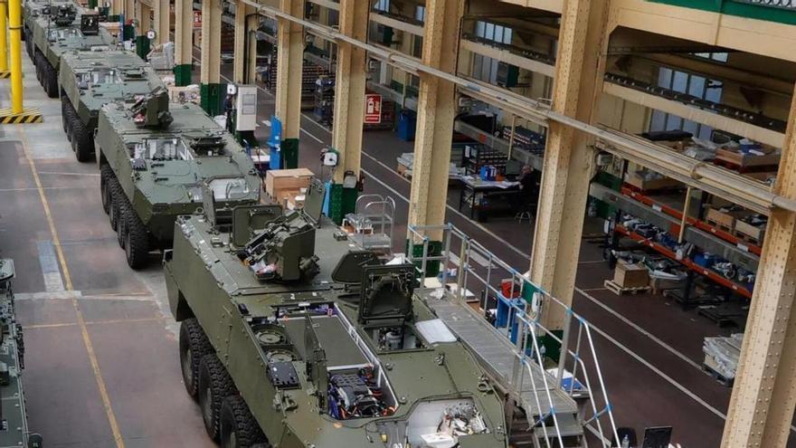 Vehículos 8x8 "Dragón" na fábrica de Trubia.