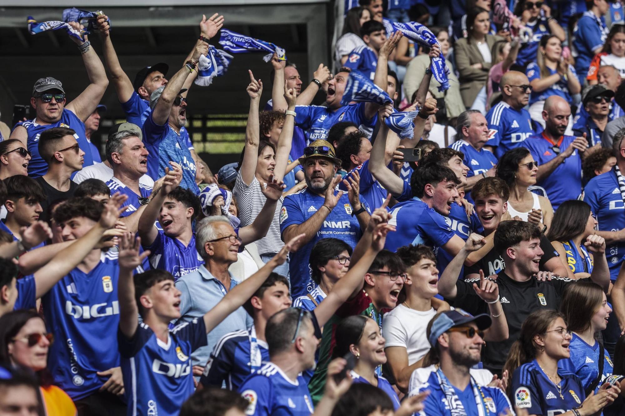 EN IMÁGENES: Ambientazo en la valiosa victoria del Oviedo contra el Zaragoza