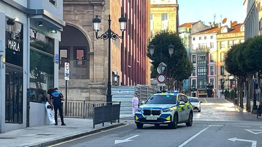 Una pelea entre dos mujeres a "golpes y arañazos" obliga a movilizar a dos patrullas en el centro de Oviedo