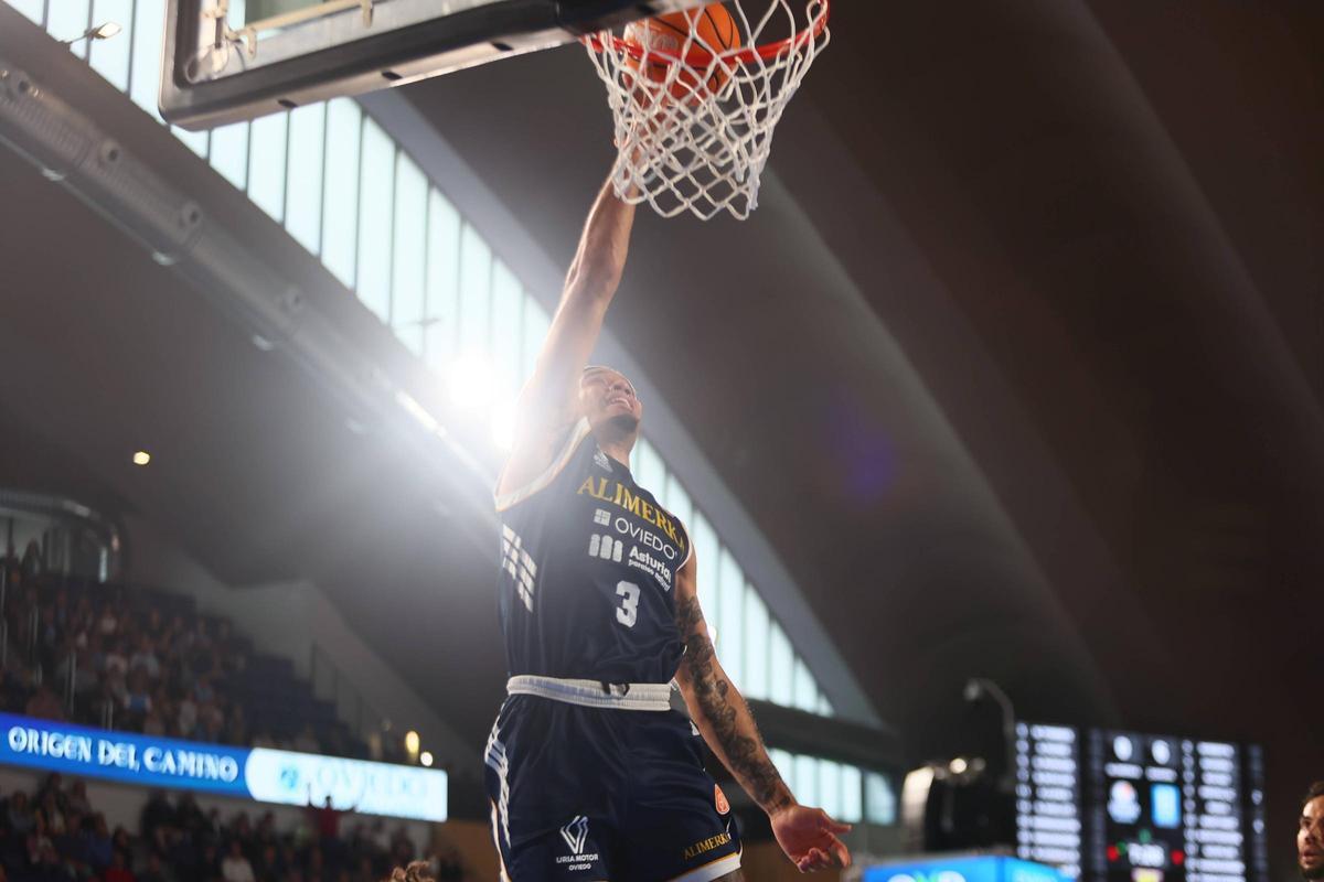 Fiesta del Alimerka Oviedo Baloncesto en casa culminada con victoria ante el Caja Rural Zamora (90-80)