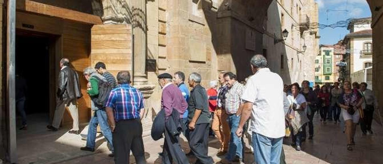 Los visitantes acceden al Arqueológico, en una foto de archivo.