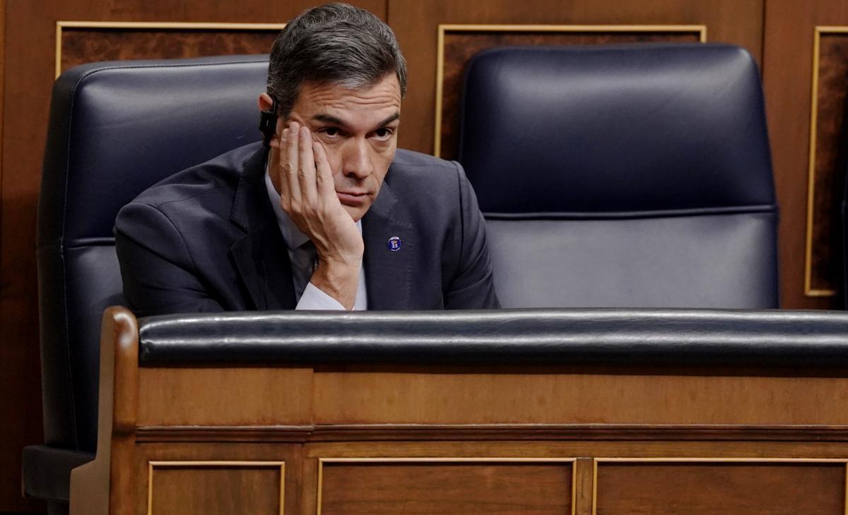 Pedro Sánchez, en el Congreso durante la votación de investidura de Feijóo.