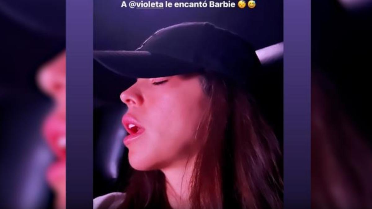 Violeta Mangriñán se queda dormida al ver Barbie.