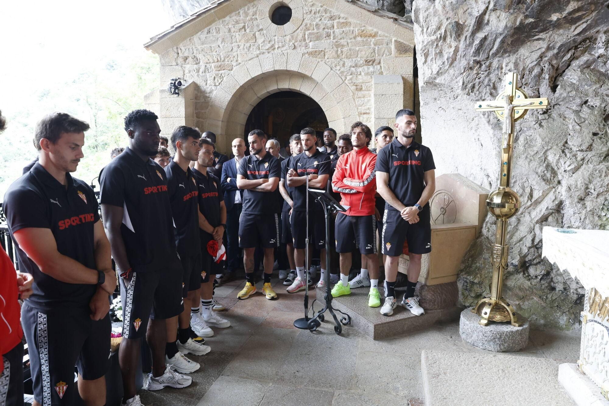 EN IMÁGENES: Visita del Sporting a La Santina en Covadonga