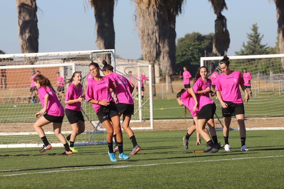 El Córdoba CF Femenino de Ariel Montenegro comienza a rodar