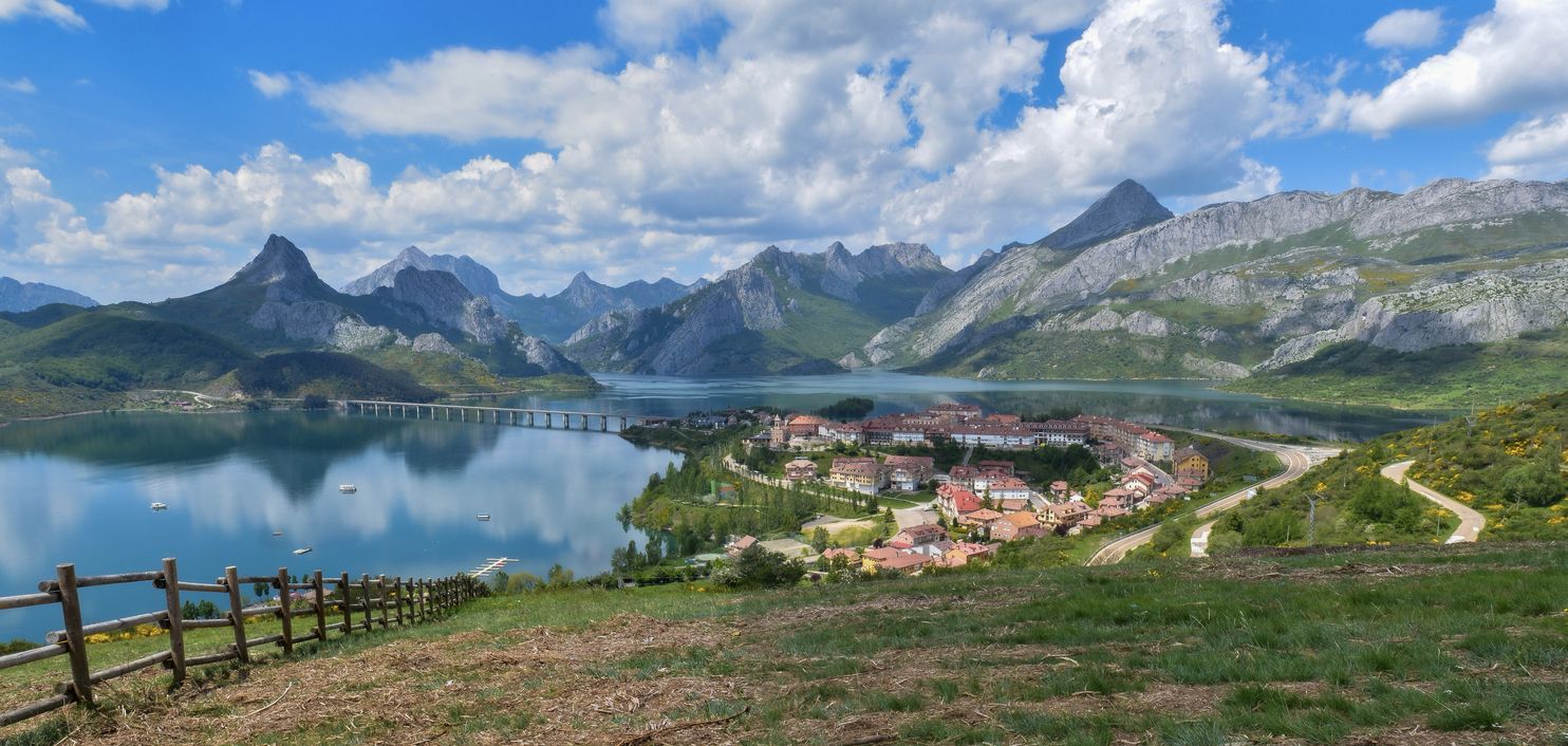 Panorámica de Riaño, en León.