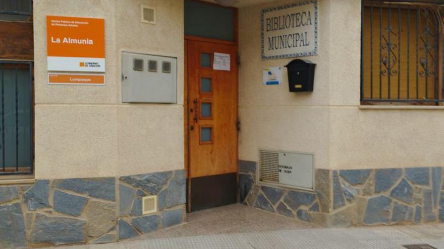 La rampa facilita el acceso de las personas mayores. | SERVICIO ESPECIAL