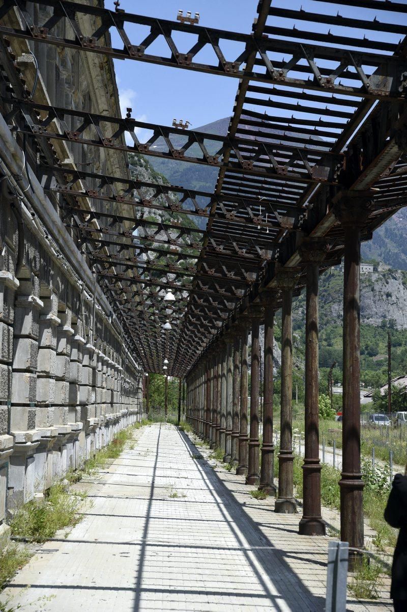 Reapertura de la línea ferroviaria internacional de Canfranc