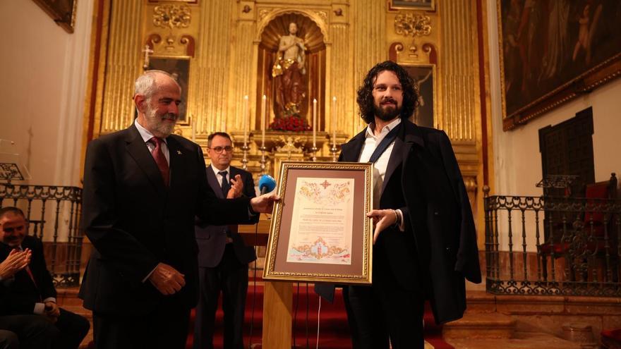 "El cartel de la Semana Santa tiene que ser agresivo pero amable a la vez, porque promociona un evento que sale del corazón"