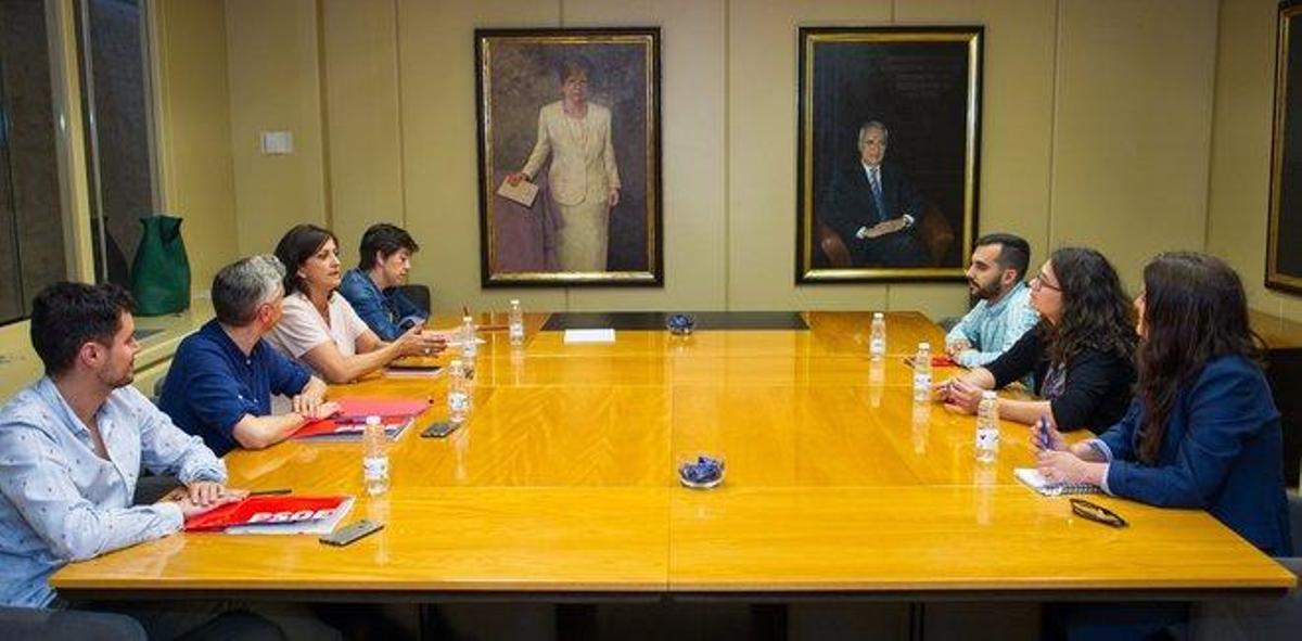 PSOE y Podemos continúan negociando un Gobierno en La Rioja