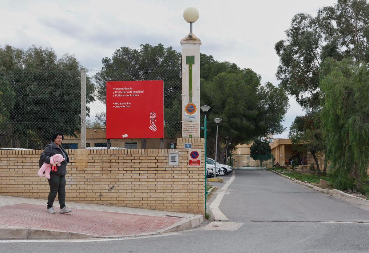 Exterior de la residencia CAMP Santa Faz, este miércoles Exterior de la residencia CAMP Santa Faz, este miércoles