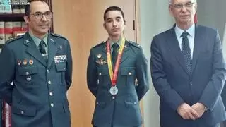 La teniente de la Guardia Civil Cristina Triguero, destinada en Jerez de los Caballeros, medallista en el Campeonato Nacional Militar de Esquí