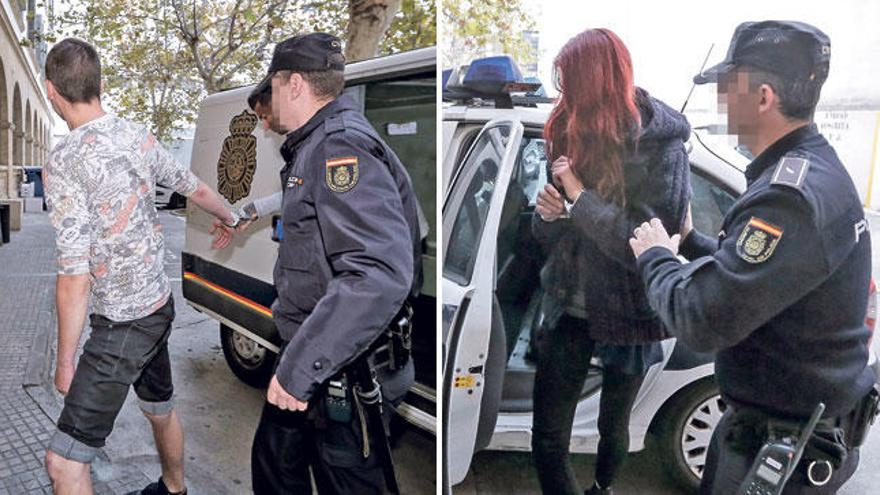 Los dos letones detenidos por la brutal agresión a un hombre en su domicilio de Palma, ayer por la tarde en los juzgados de Palma.