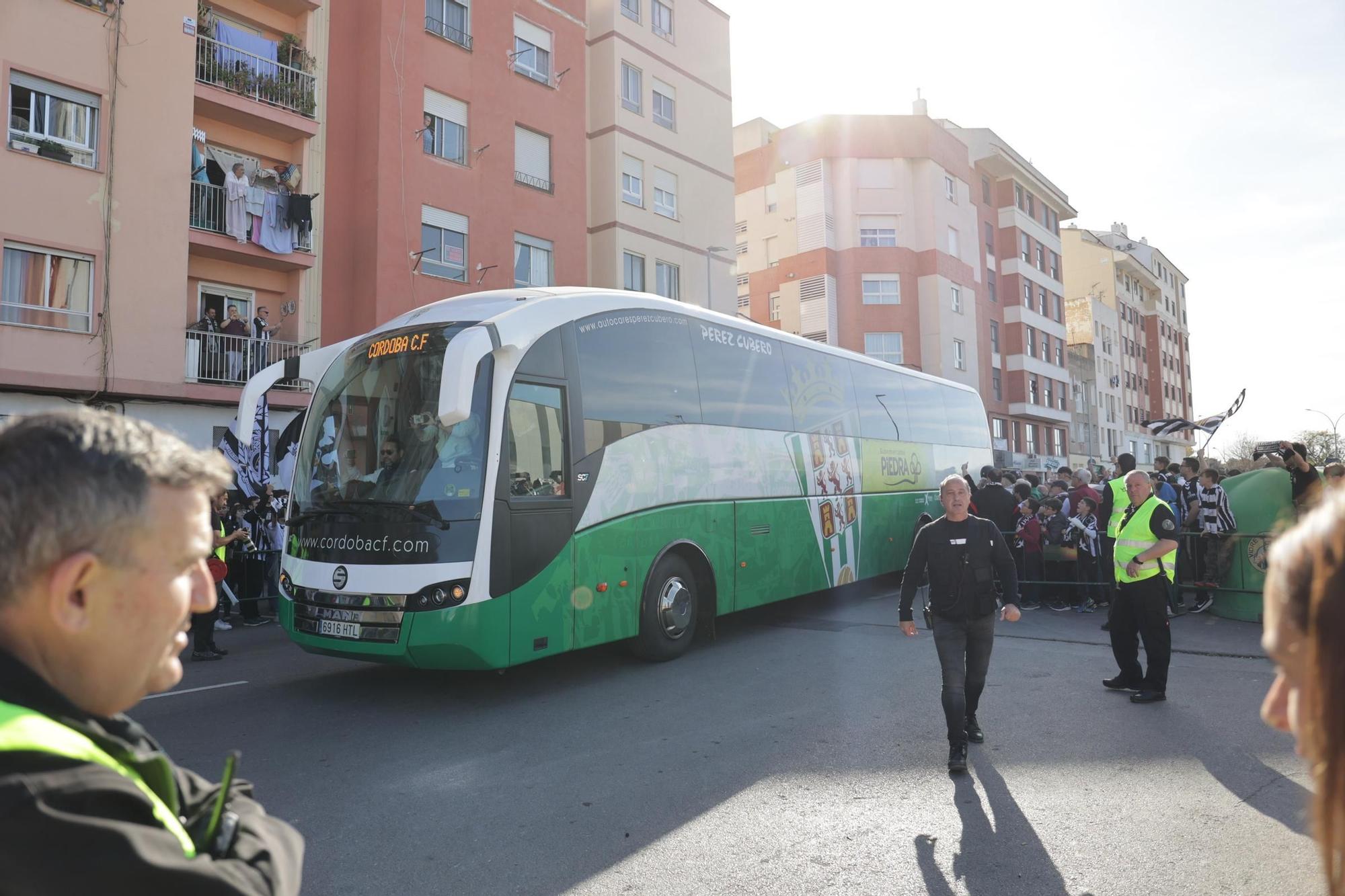 Castellón-Córdoba CF: las imágenes de la afición blanquiverde en Castalia