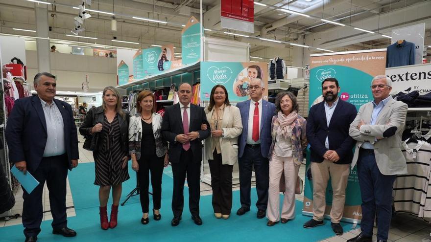 Alcampo y Moda re- instalan su primer córner de ropa de segunda mano de Galicia