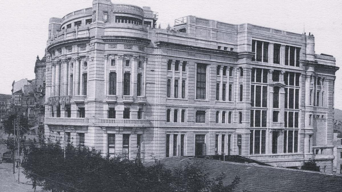 Imagen sin datar del Teatro García Barbón antes de su última reforma en 1984