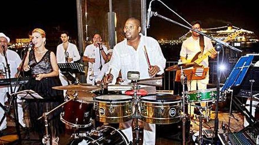 La nueva orquesta cubana se presentó al públio en Ibiza.