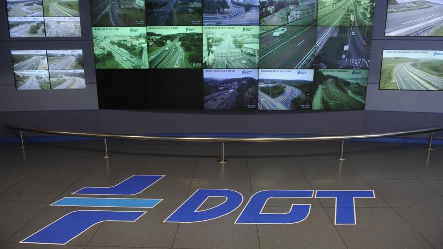 La DGT prescinde de sus voces icónicas tras 15 años de servicios