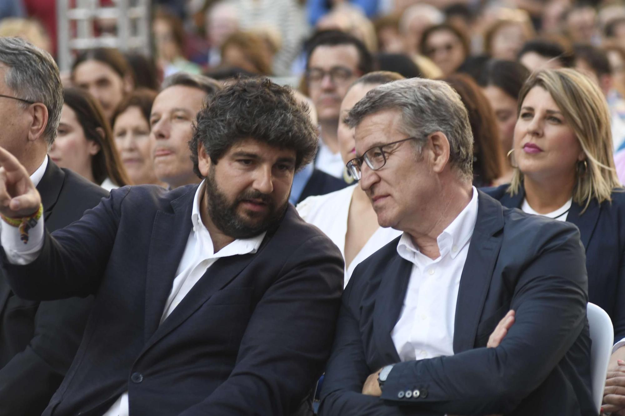 El mitin con Feijóo y López Miras en la Plaza de la Catedral de Murcia, en imágenes