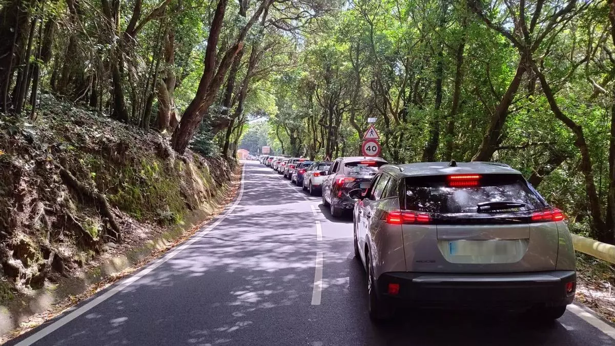 Nuevos atascos en la carretera de Anaga