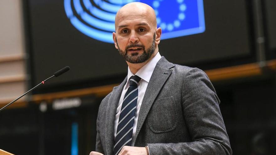 Nicola Procaccini, President dels Conservadors i Reformistes de la UE: "Sánchez comet un error comprant gas a Rússia"
