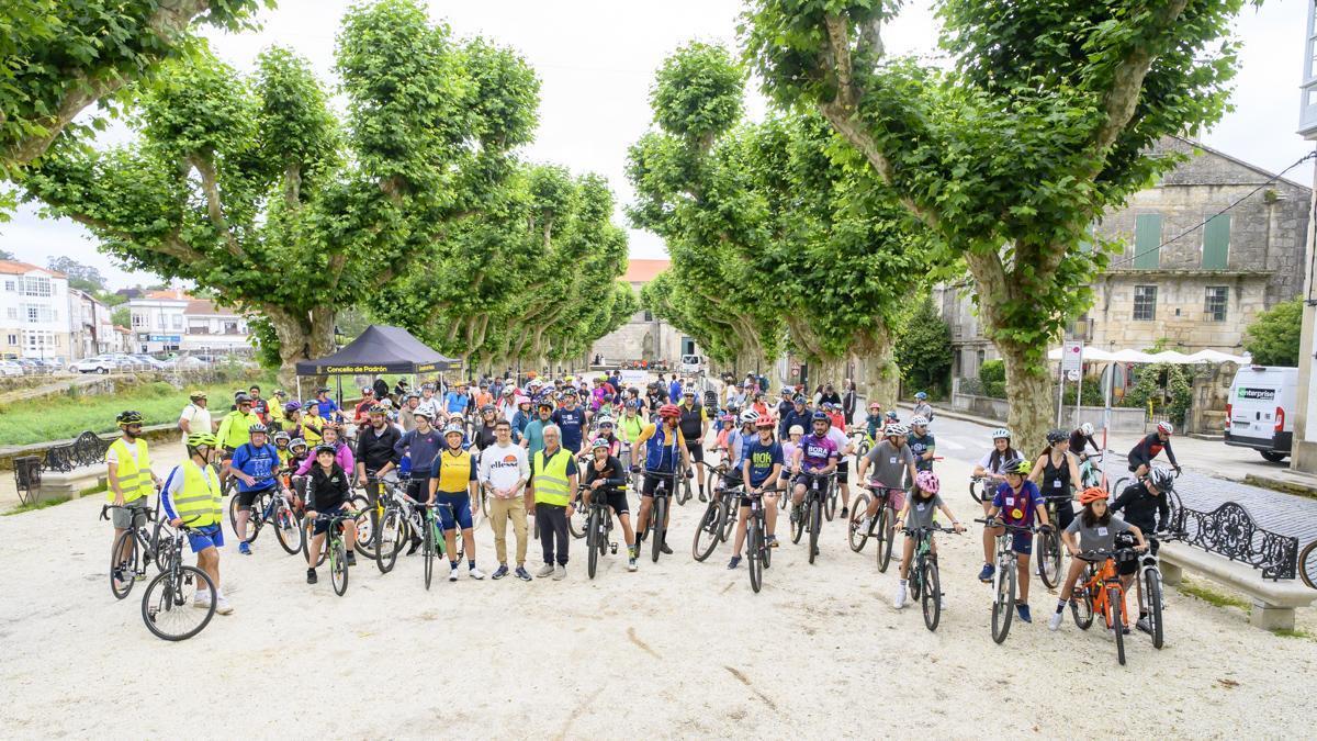 El Día da Bicicleta en Padrón incluyó una ruta de 15 kilómetros