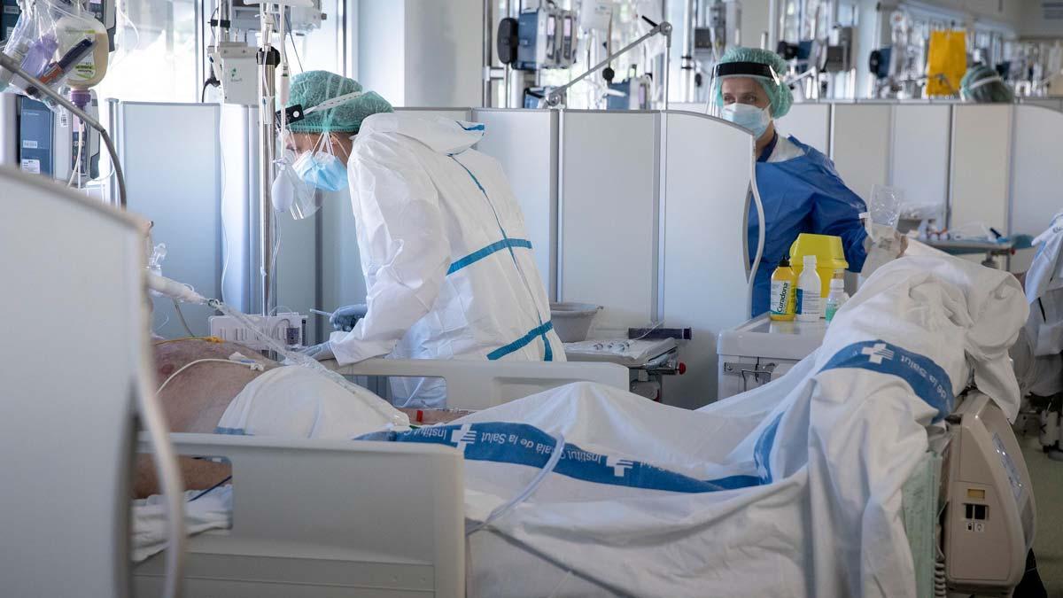 UCI para pacientes con covid en el edificio Garbí del Parc Sanitari Pere Virgili, que depende del Hospital Vall d'Hebron, en Barcelona