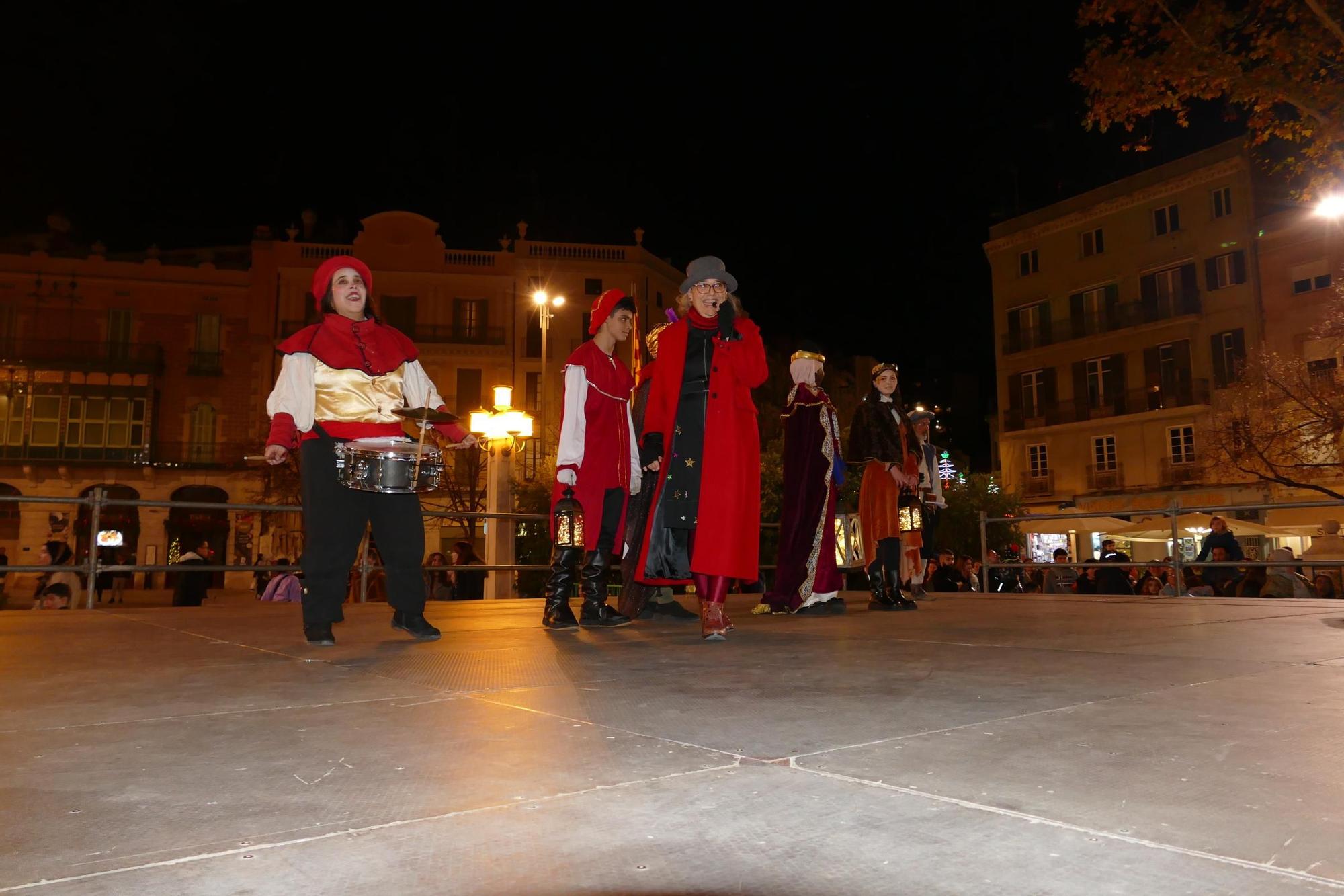 En Fumera, la Nadalina, el Tió i els capgrossos coincideixen al centre de Figueres