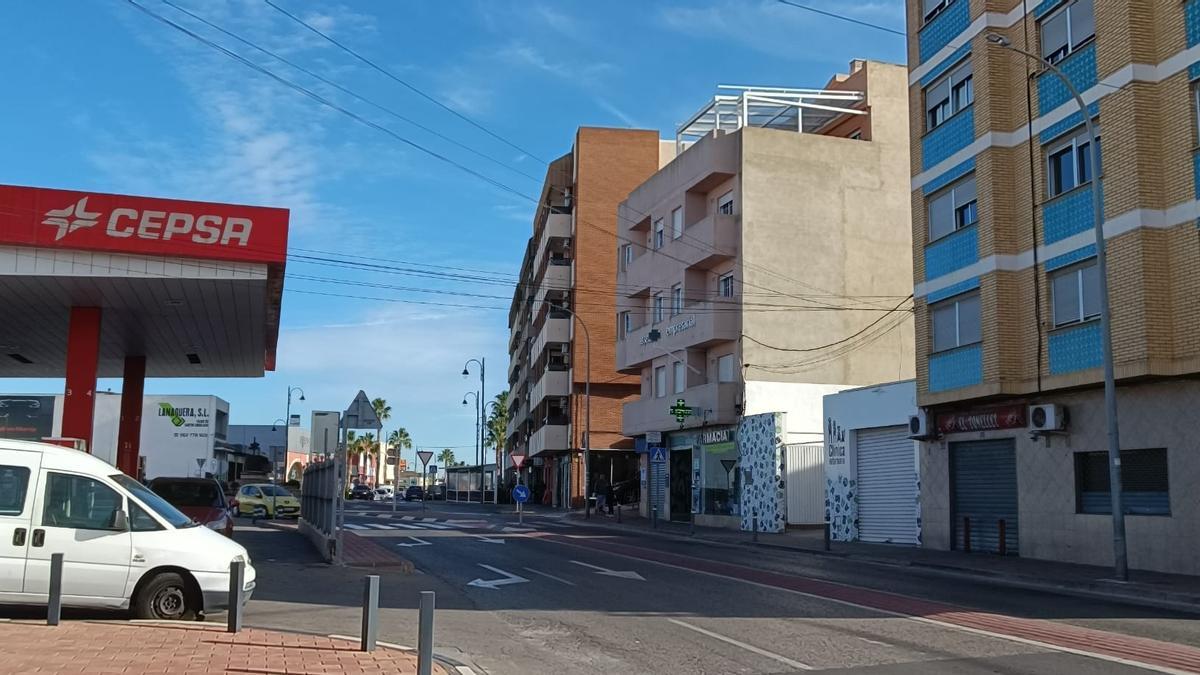 Gasolinera ubicada en uno de los accesos a Riba-roja