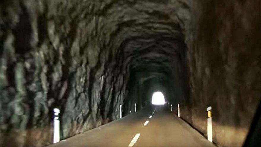 Interior del túnel de Formentor, el único que queda sin iluminar en Mallorca.