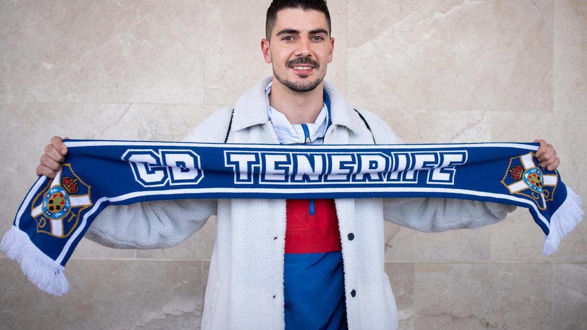 Llegada a la Isla de los nuevos jugadores del CD Tenerife