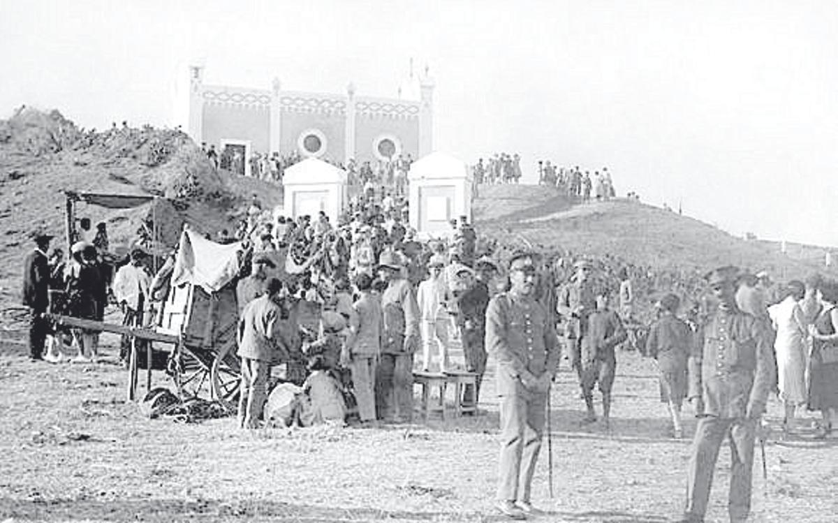 Procesión en honor a los mártires a mediados del siglo pasado