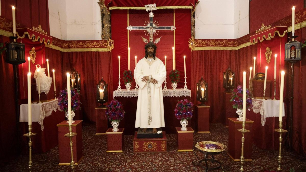 Besamanos al Señor de la Salud