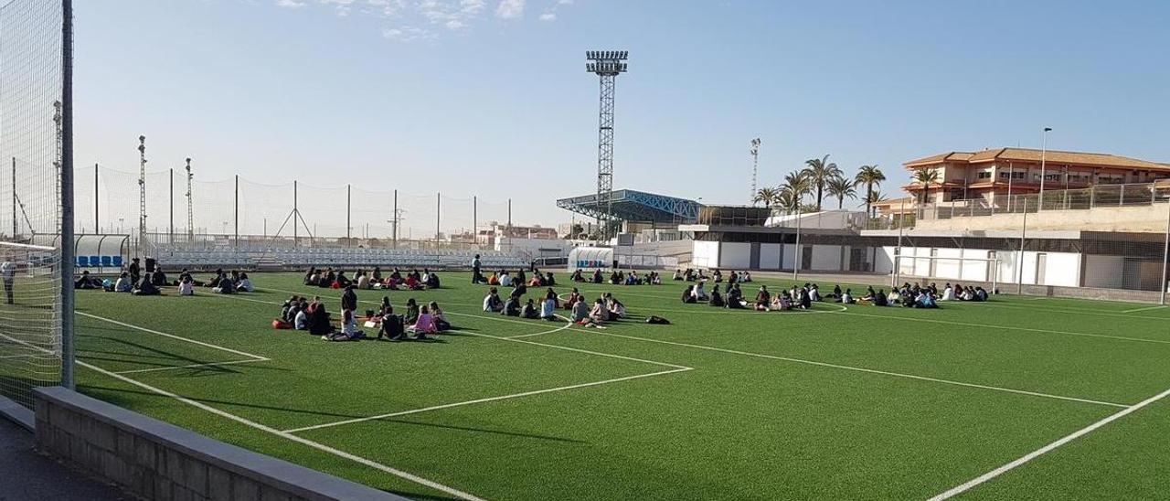 Los estudiantes, durante la actividad para prevenir el bullyng