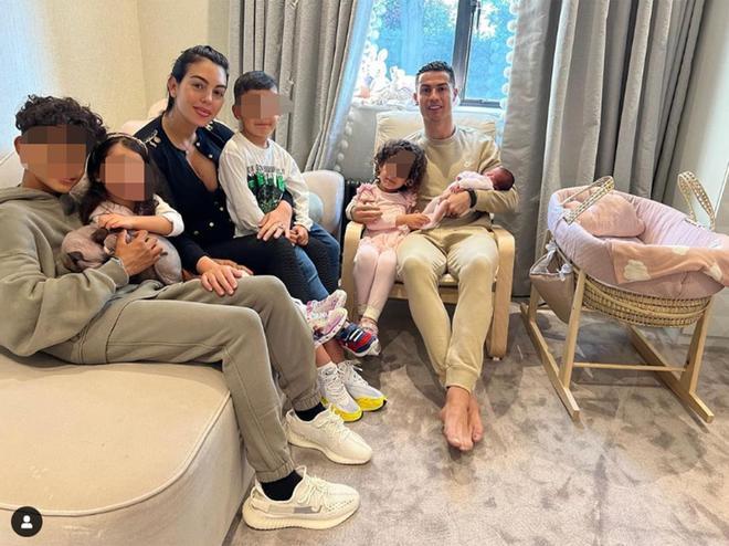 Georgina Rodríguez y Cristiano Ronaldo junto a todos sus hijos