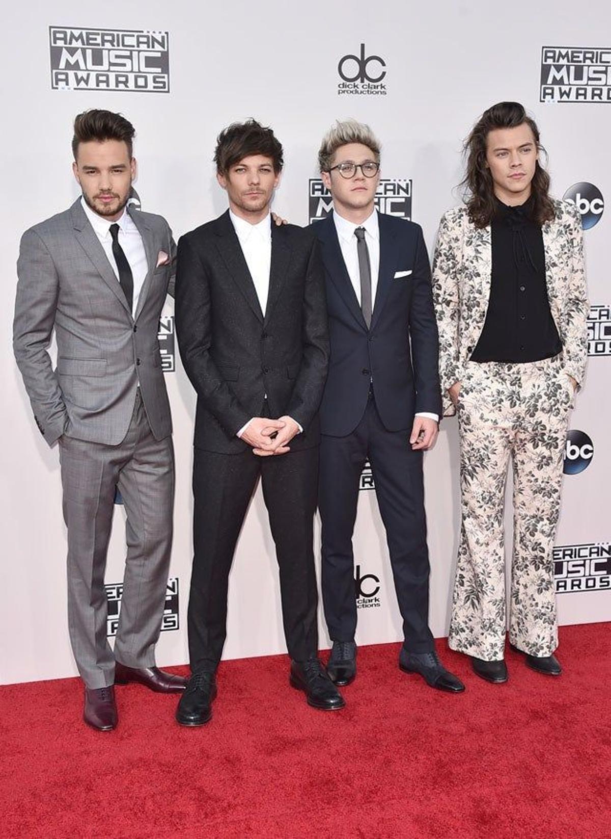 One Direction, en la alfombra roja de la gala de los AMAs 2015.