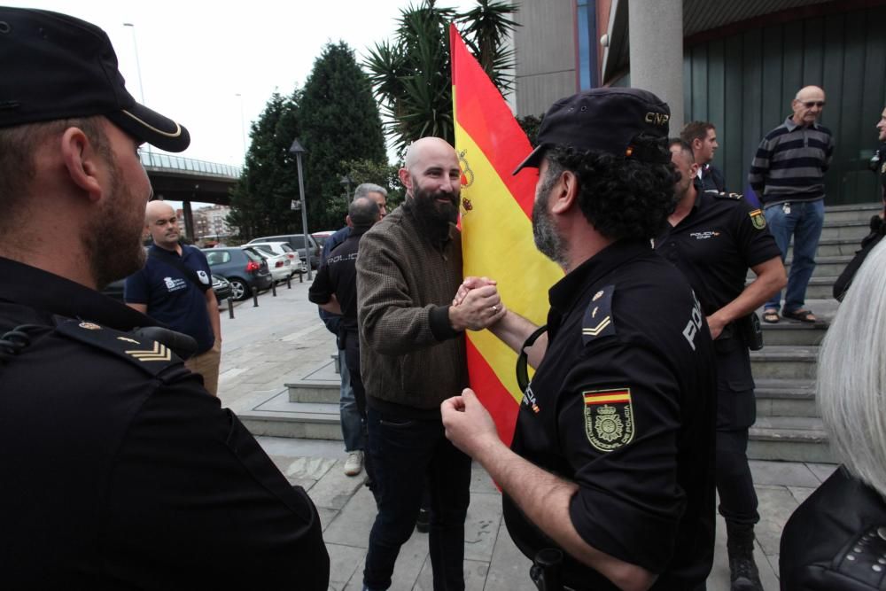 Los policías destinados en Cataluña llegan a Gijón