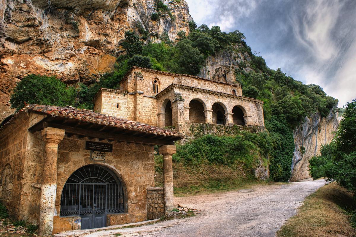 La ermita de Santa María de la Hoz en el entorno de Frías