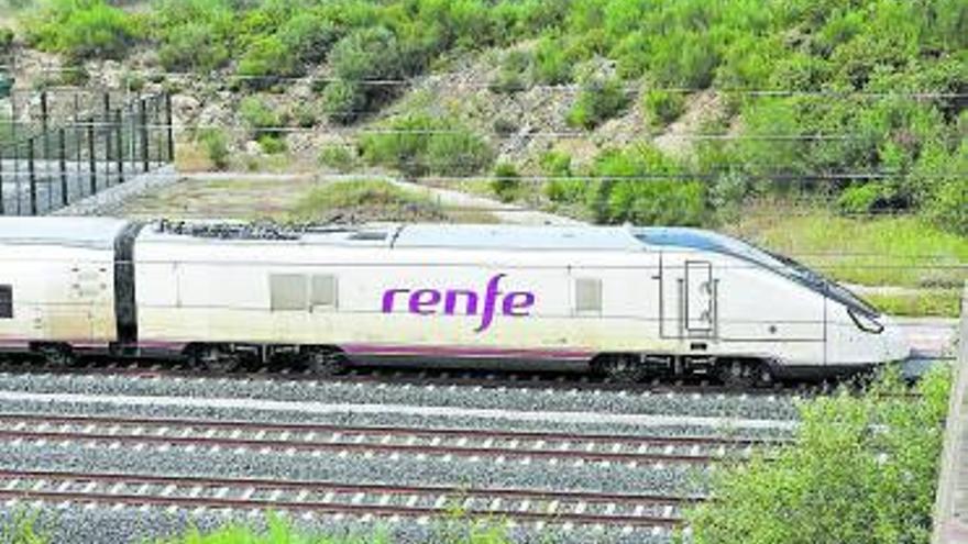 Uno los trenes Avril en la fase de pruebas este verano.   | // F. CASANOVA