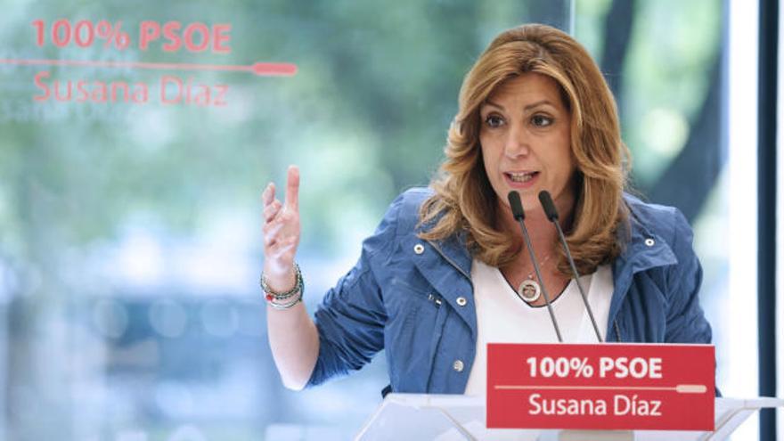 Susana Díaz carga contra Sánchez en la presentación de su programa