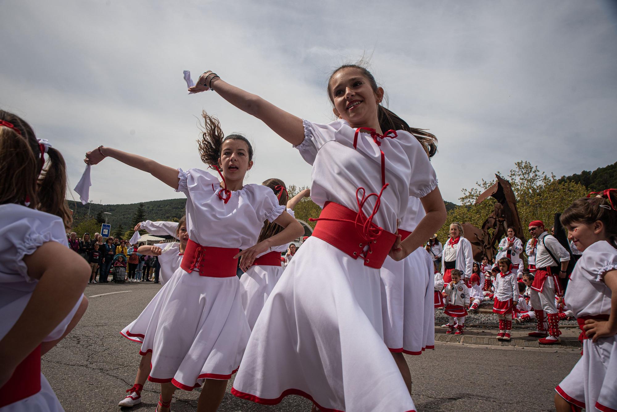 Els caramellaires omplen Súria de música, dansa i festa