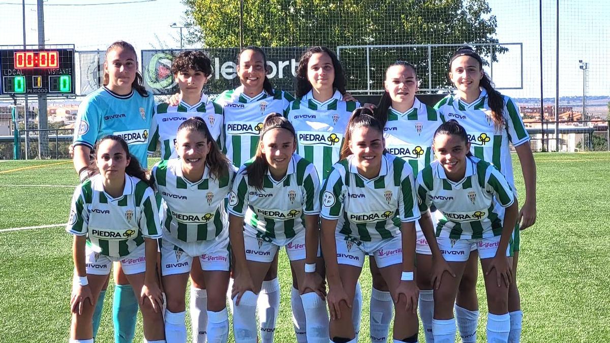Formación del Córdoba CF Femenino en Cáceres.