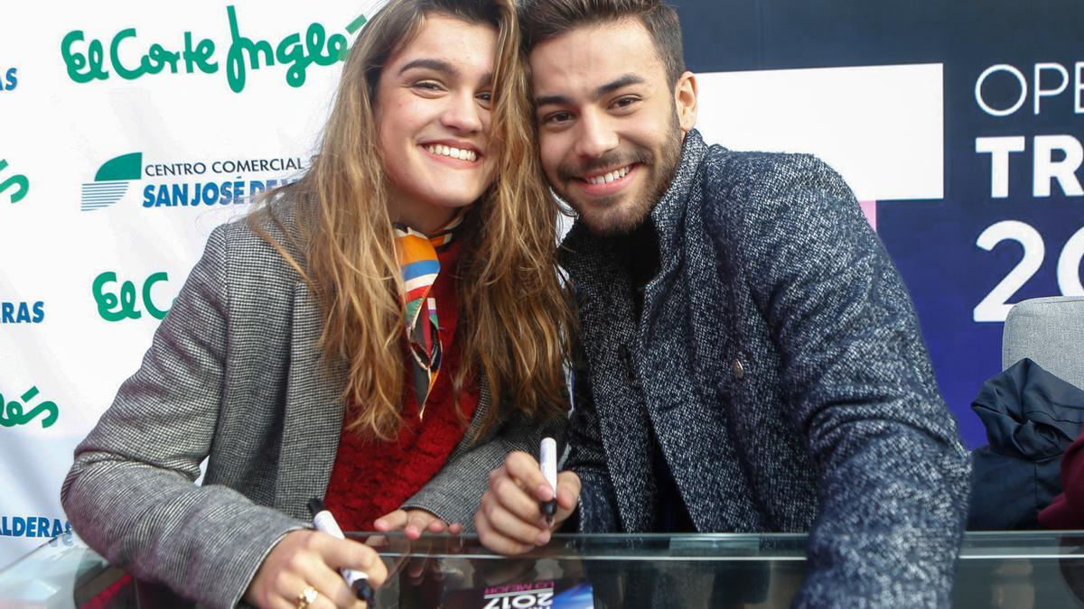 Amaia y Agoney de OT en la firma de discos de Madrid